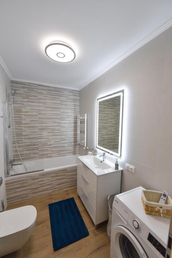 Stylish Stay - Premium - Free Parking & Central Location Oradea Exterior foto
